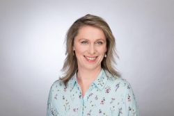 janahemelikova small