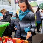RAW food je jedním z ústředních témat.