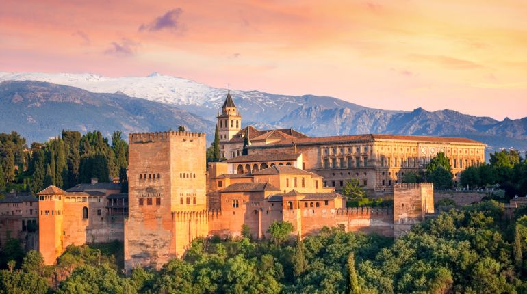 K cestě do Granady stačí jeden jediný důvod, návštěva středověké pevnosti Alhambra