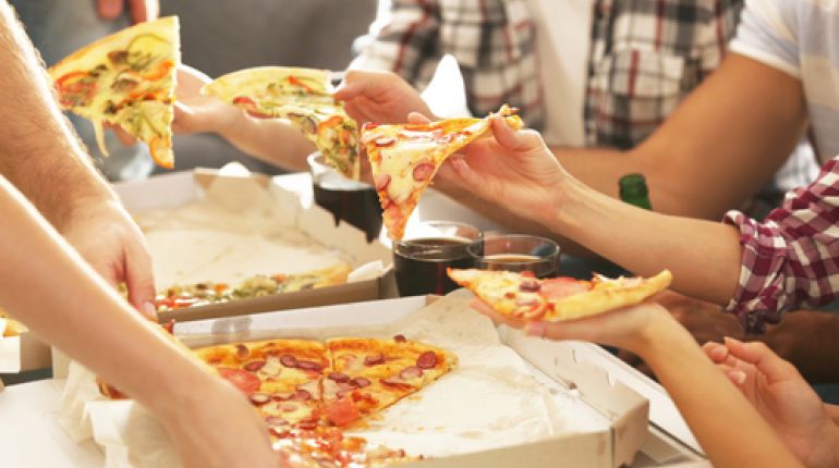 Máte rádi pizzu? Pozor na její obal. Může obsahovat nebezpečné látky!