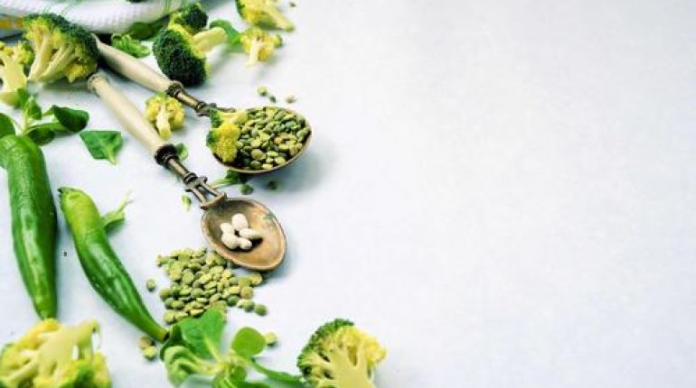 Tomáš Sedláček: Nečinně přihlížející člověk, který jí rostlinnou stravu, není vegan