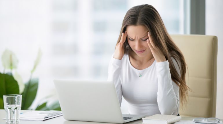 Menstruace neovlivňuje ženský mozek tak, jak tvrdí (nejen) vtipy