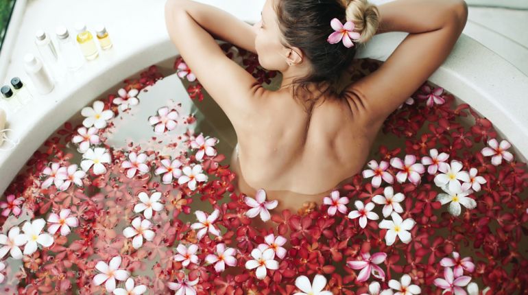DIY: Máme recept na koupele podporující krásu i chuť na sex