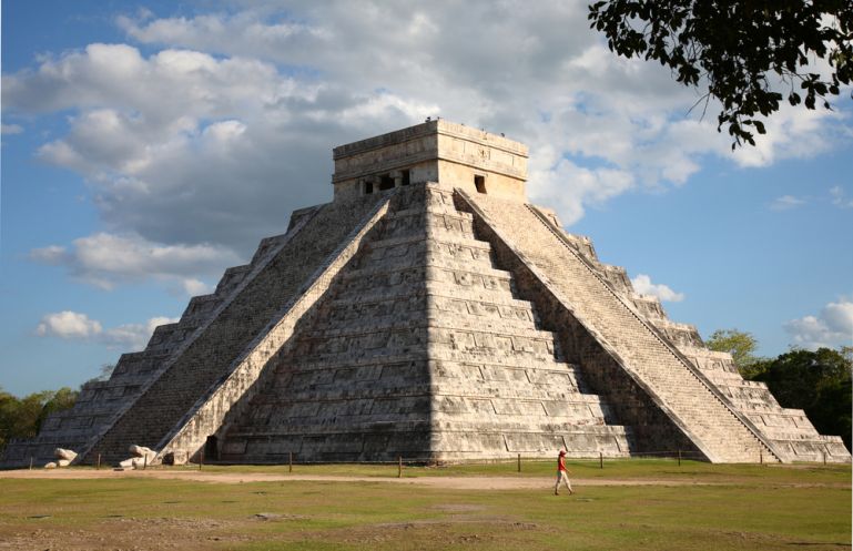chitzen itza shutterstock 31050019