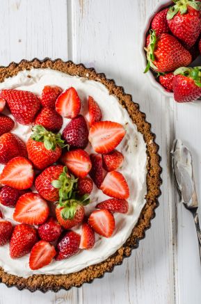 jahody cheesecake shutterstock 445587865