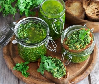 konopi pesto shutterstock 361858970