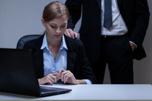 mobbing shutterstock 219738742