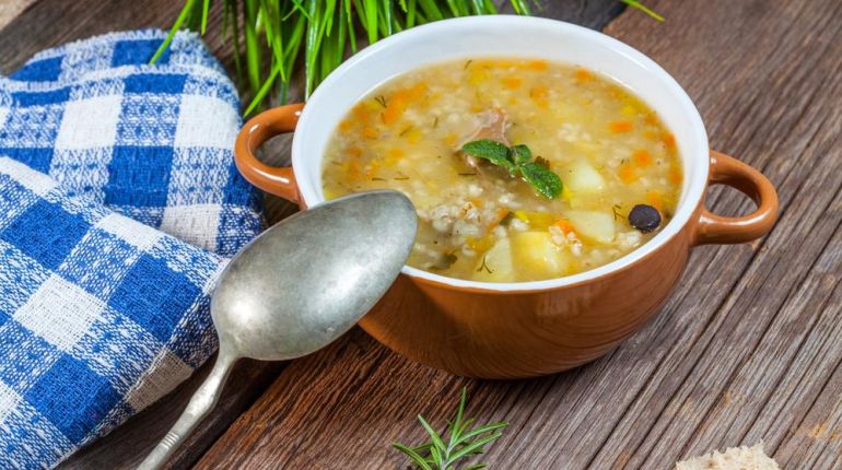 Polévka z pohankové krupičky zasytí i s málem kalorií