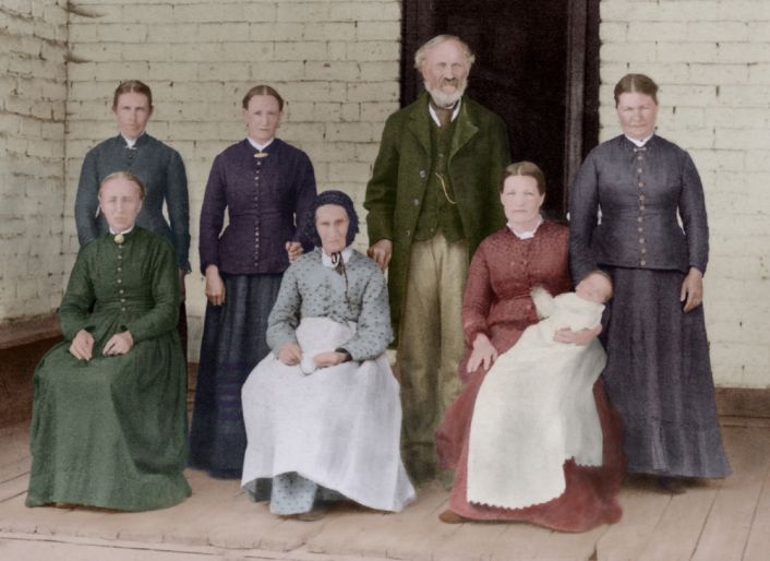 polygamie shutterstock 237235480