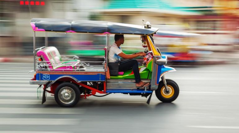 Držte si klobouky, tohle je srílanský tuk-tuk